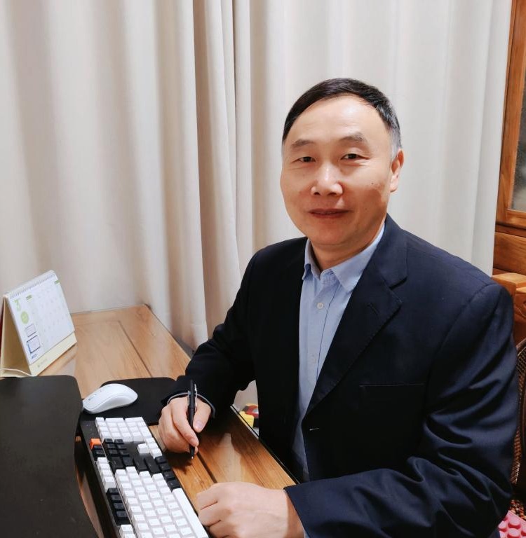 世界杯官网党委书记朱建国